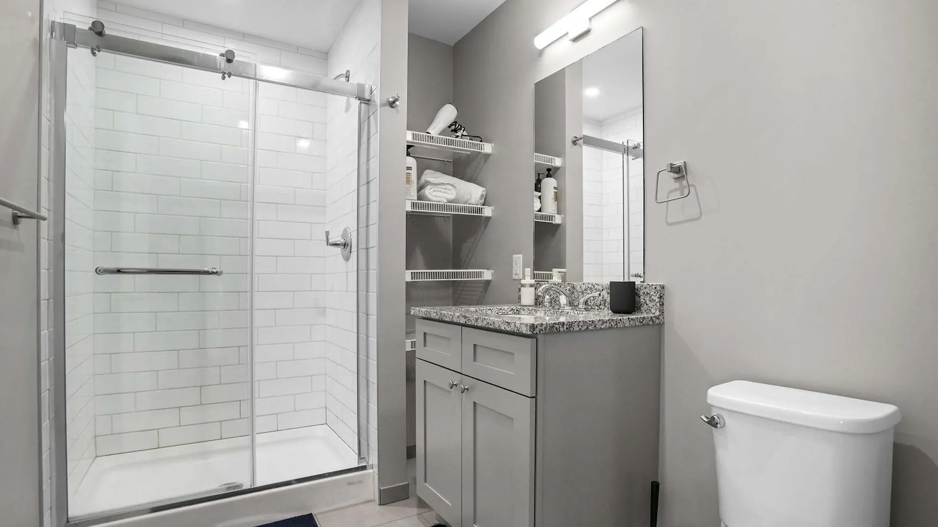 CozySuites Modern 1BR in Downtown Pitts 9 Pittsburgh Apartment