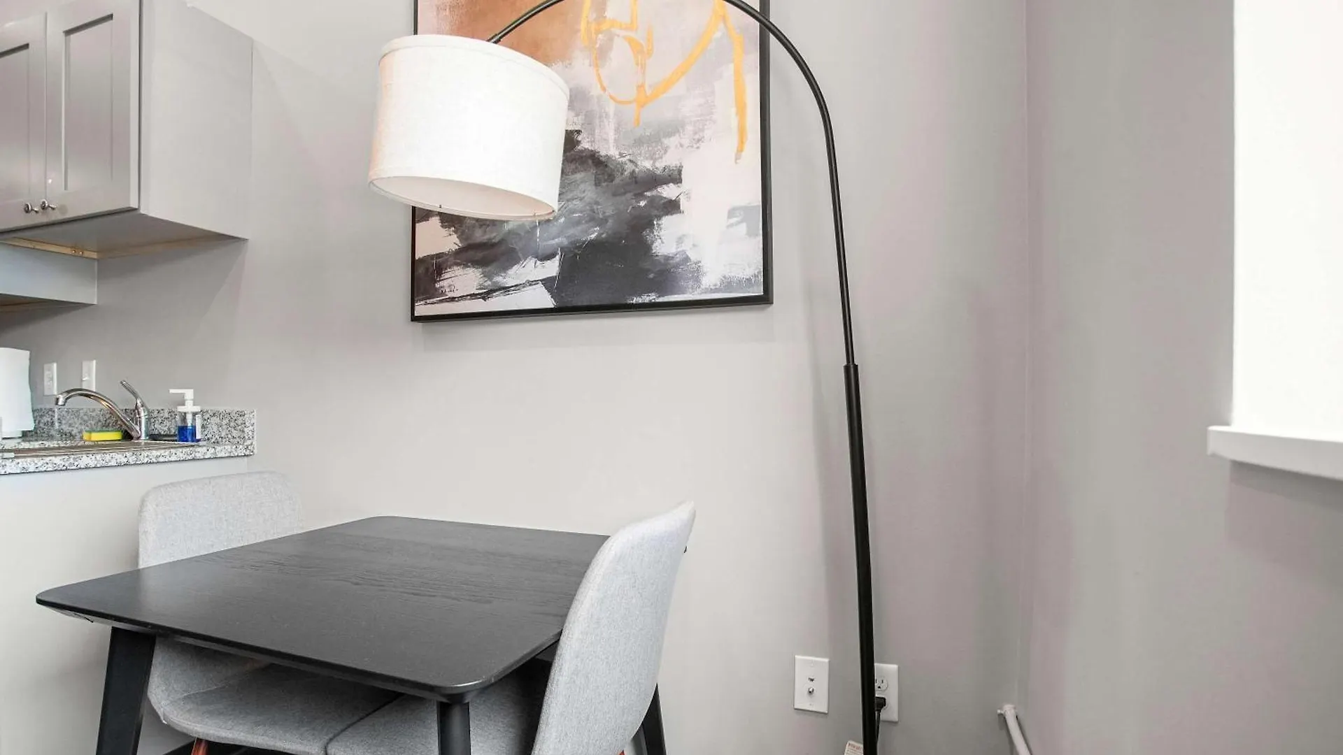 CozySuites Modern 1BR in Downtown Pitts 9 Pittsburgh United States
